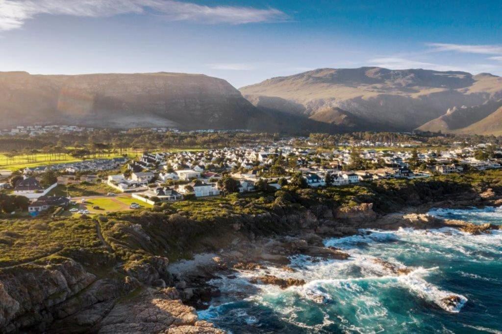 Wild Waters At Kraal Rock On The Cliffs In Hermanus Villa Eksteriør billede